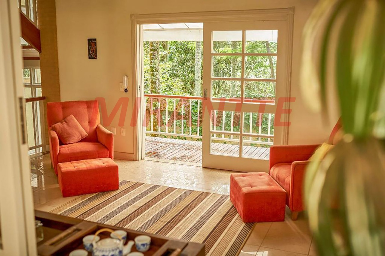 Sobrado de 600m² com 4 quartos em Serra Da Cantareira