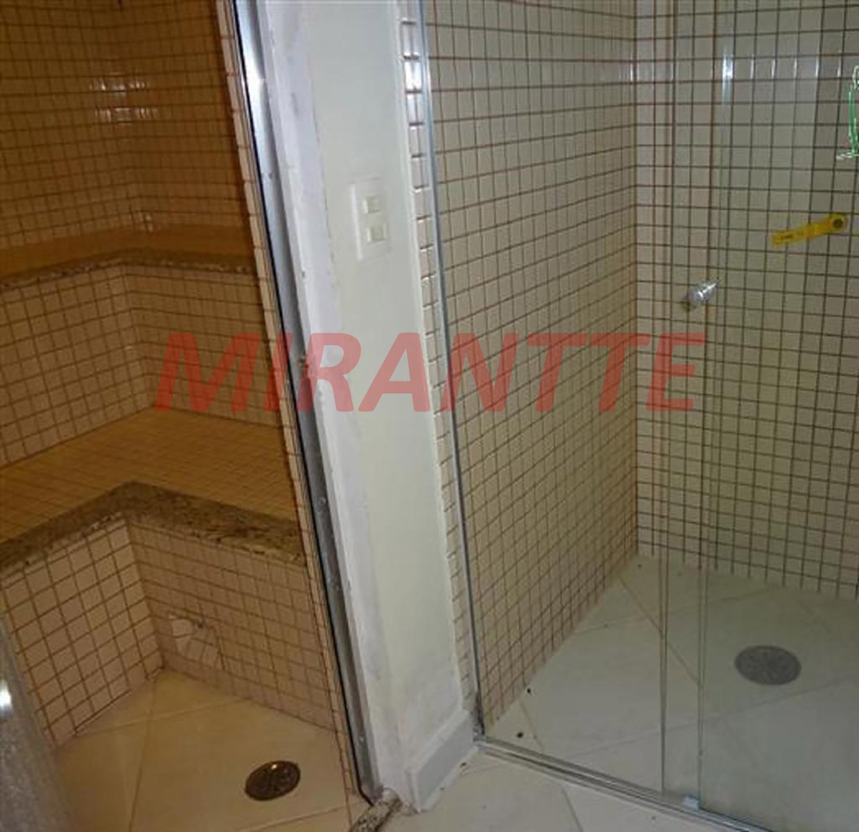Sobrado de 600m² com 4 quartos em Serra Da Cantareira