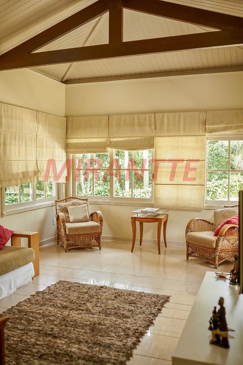 Sobrado de 600m² com 4 quartos em Serra Da Cantareira