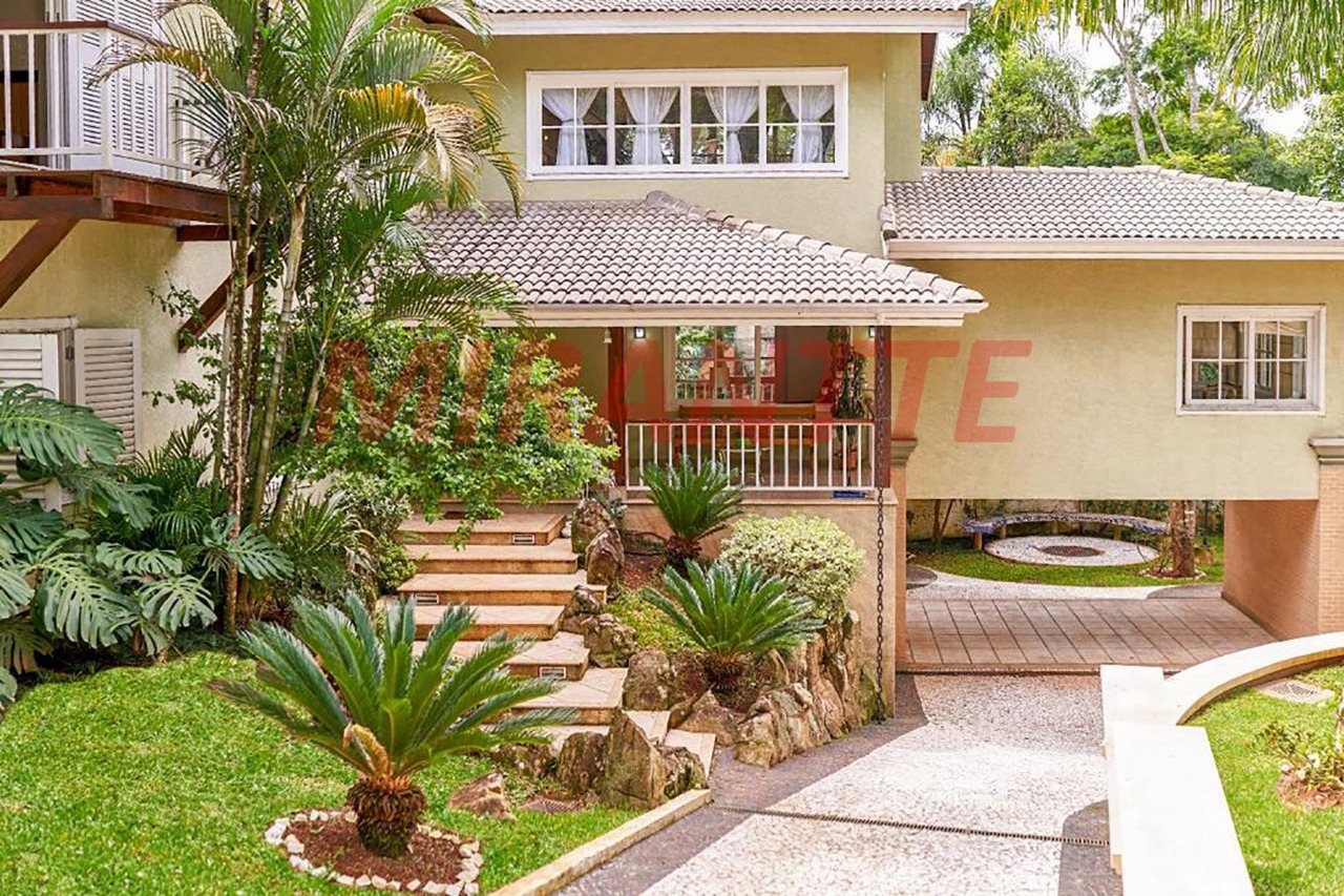 Sobrado de 600m² com 4 quartos em Serra Da Cantareira