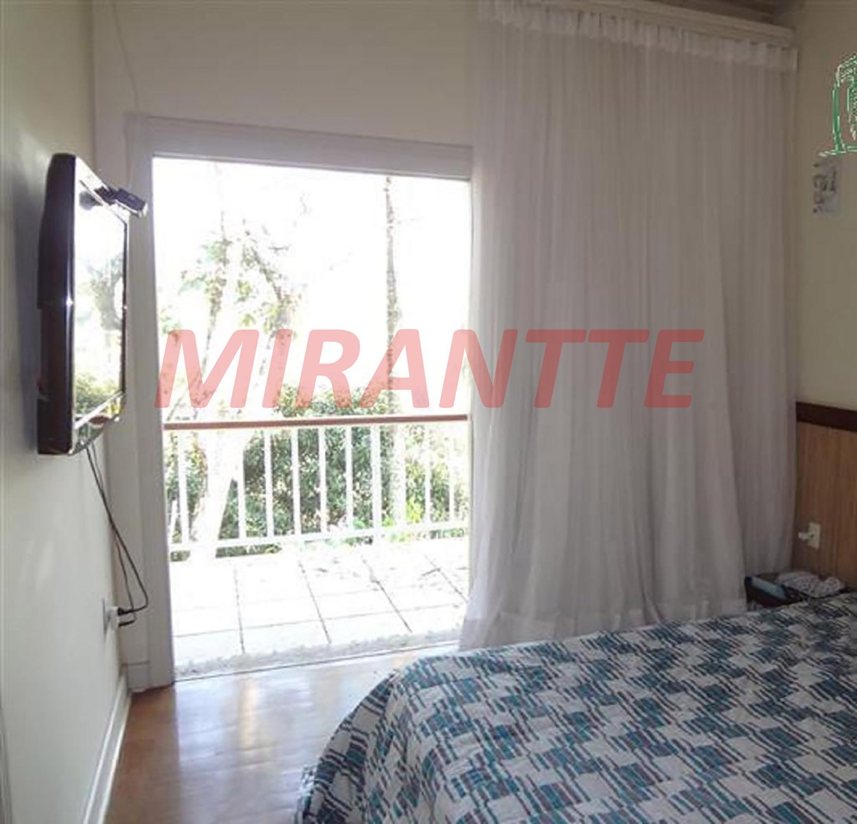 Sobrado de 600m² com 4 quartos em Serra Da Cantareira