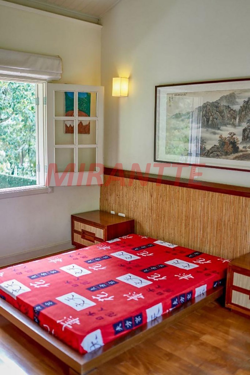 Sobrado de 600m² com 4 quartos em Serra Da Cantareira