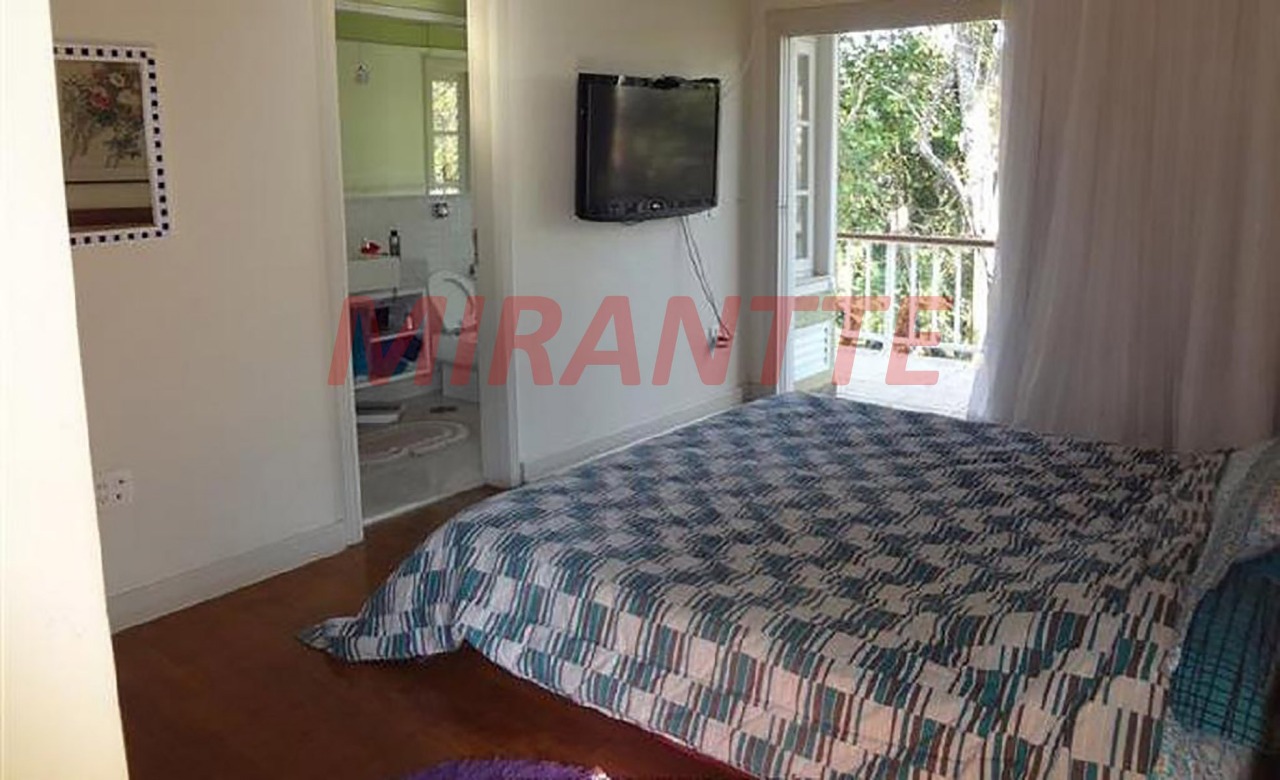 Sobrado de 600m² com 4 quartos em Serra Da Cantareira