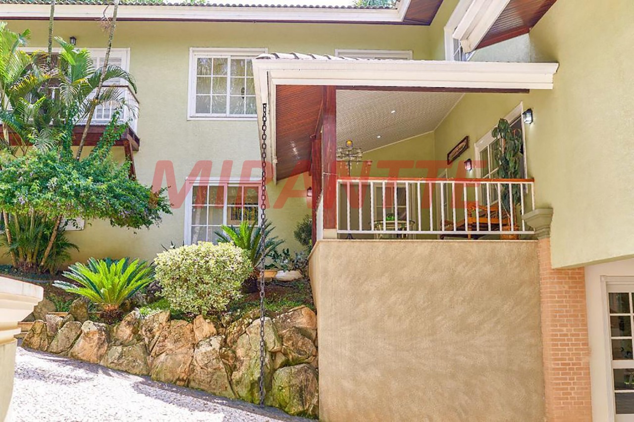 Sobrado de 600m² com 4 quartos em Serra Da Cantareira