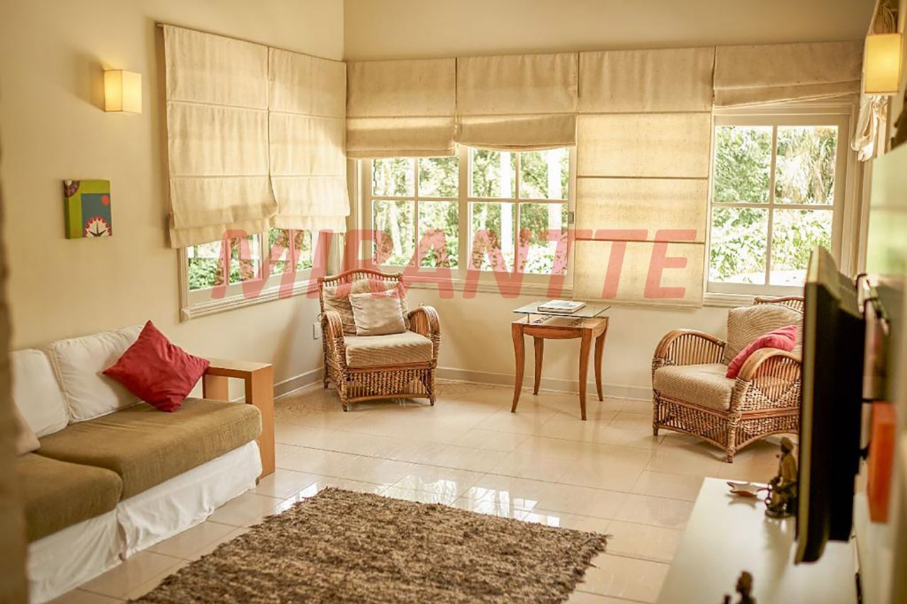 Sobrado de 600m² com 4 quartos em Serra Da Cantareira