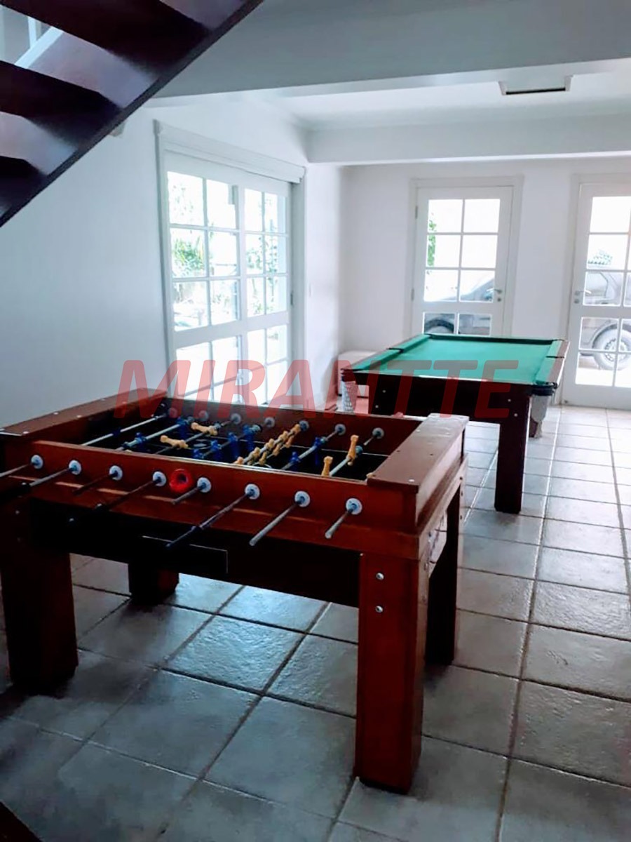 Sobrado de 600m² com 4 quartos em Serra Da Cantareira