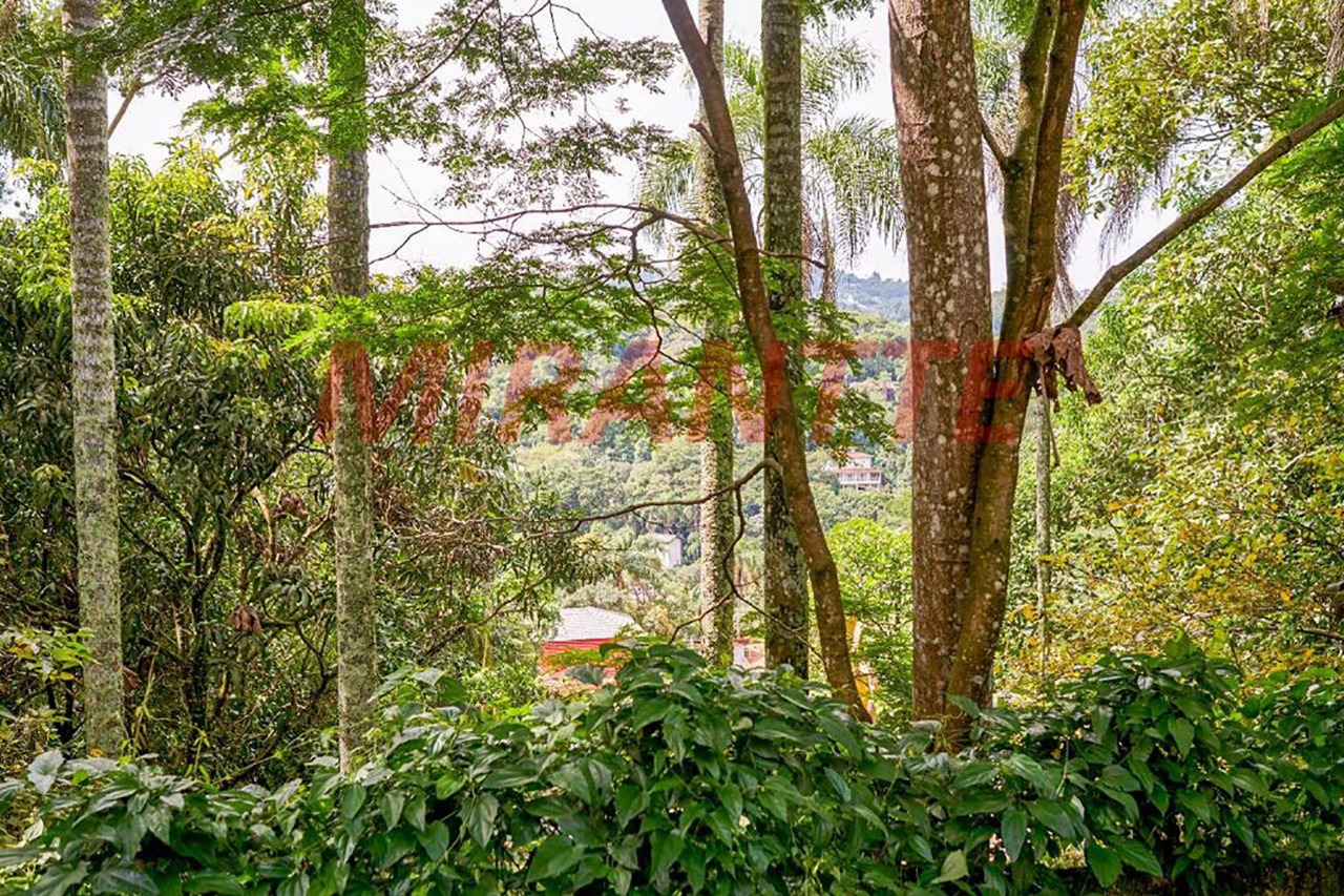Sobrado de 600m² com 4 quartos em Serra Da Cantareira