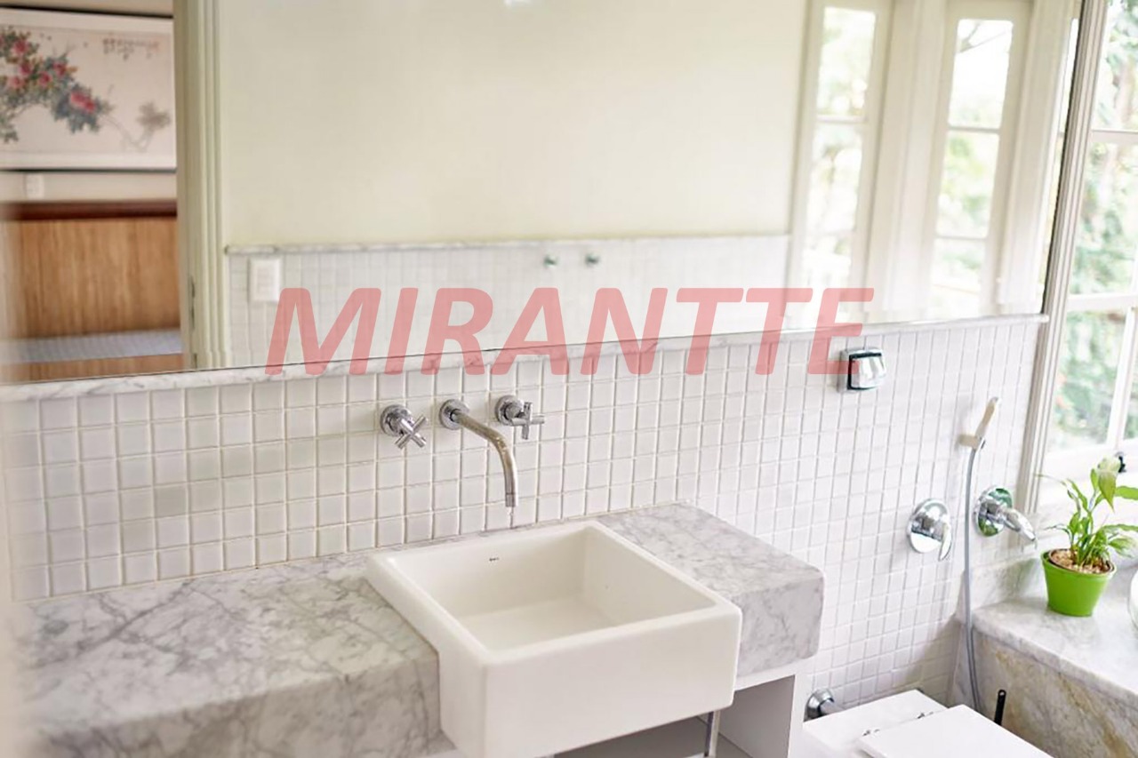Sobrado de 600m² com 4 quartos em Serra Da Cantareira
