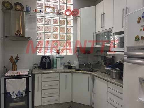 Sobrado de 200m² com 3 quartos em Vila Cavaton