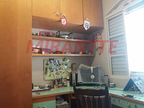 Sobrado de 200m² com 3 quartos em Vila Cavaton