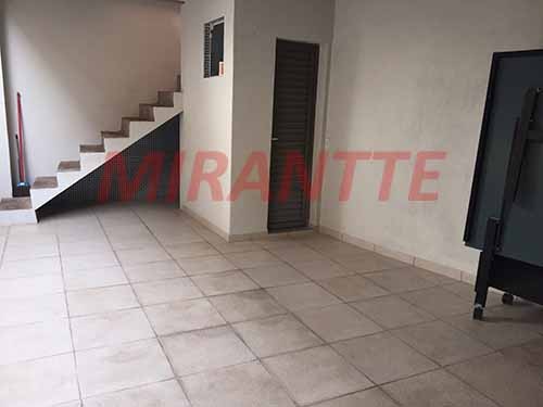 Sobrado de 200m² com 3 quartos em Vila Cavaton