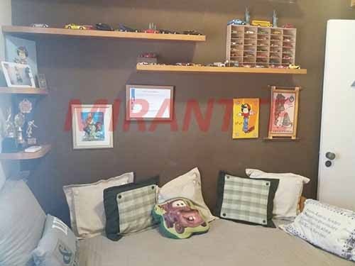 Sobrado de 200m² com 3 quartos em Vila Cavaton
