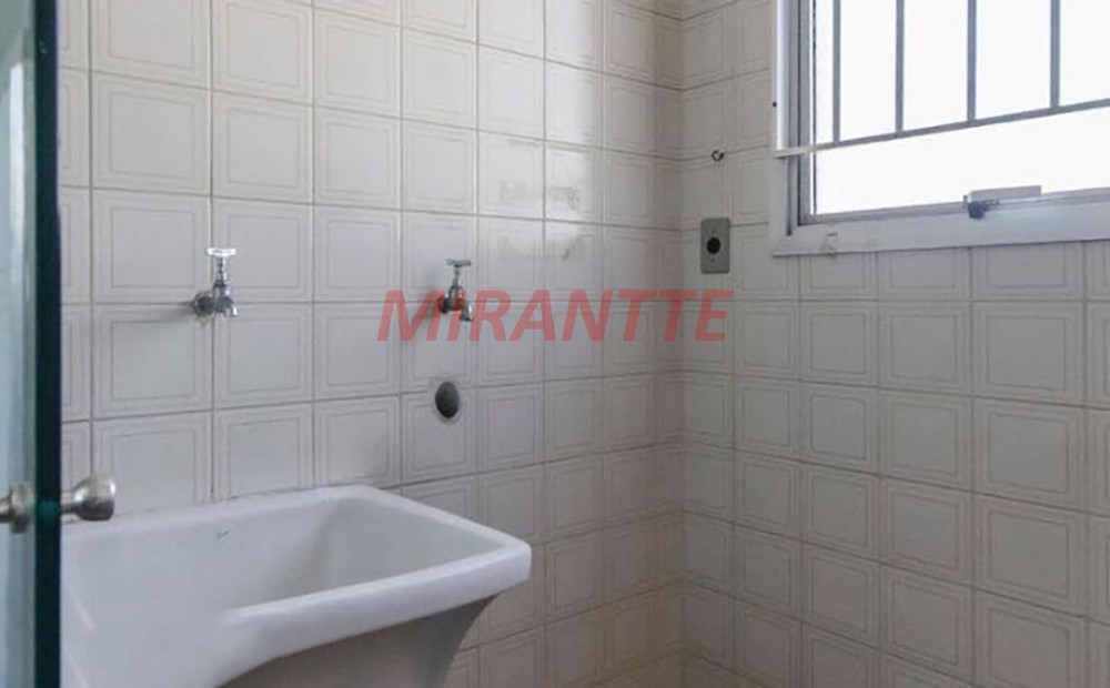 Apartamento de 57m² com 2 quartos em Santa Teresinha