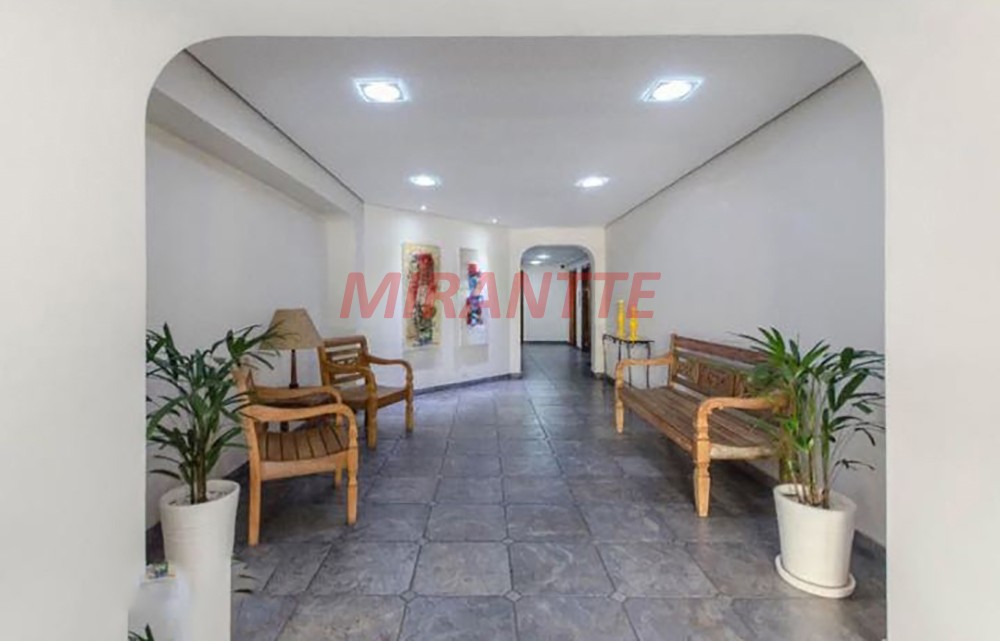 Apartamento de 57m² com 2 quartos em Santa Teresinha