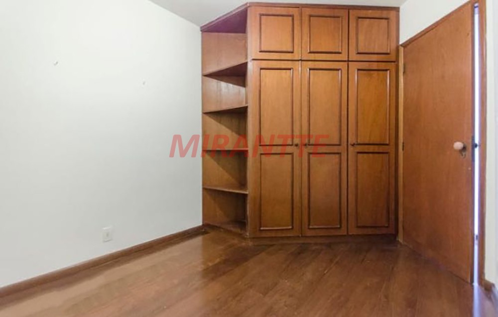 Apartamento de 57m² com 2 quartos em Santa Teresinha