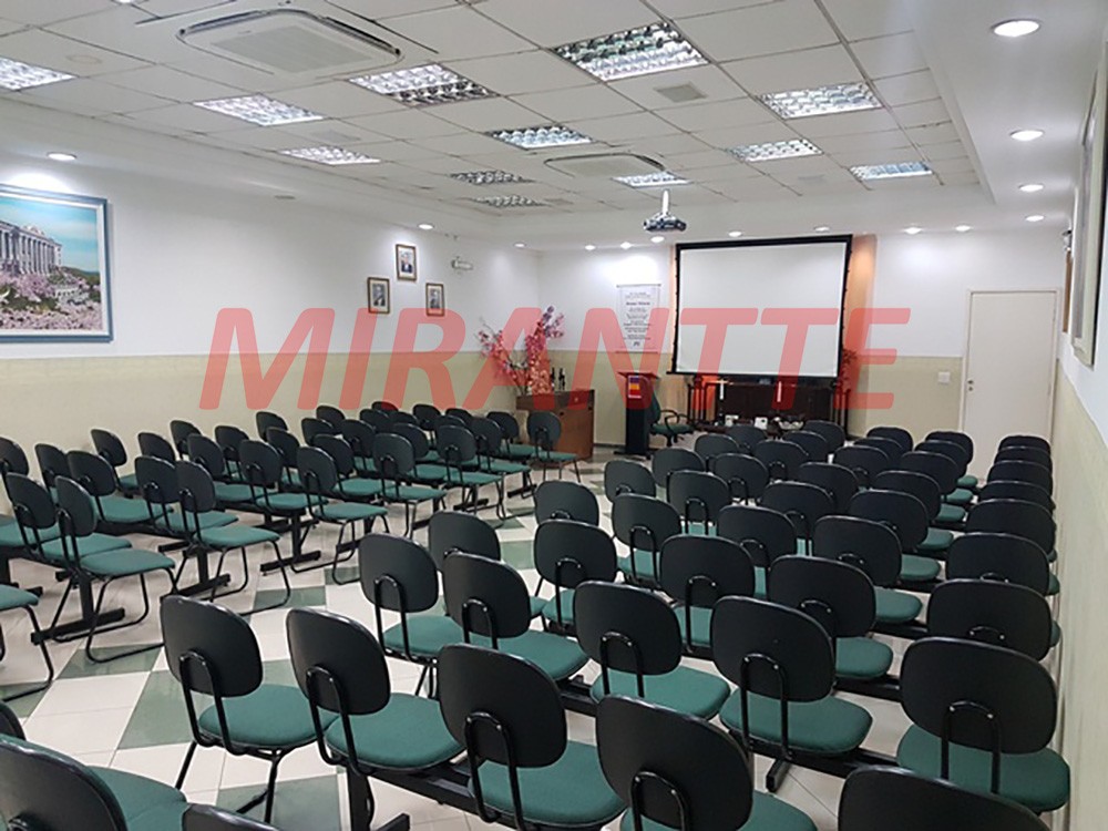 Comercial de 1200m² em Ponte Pequena
