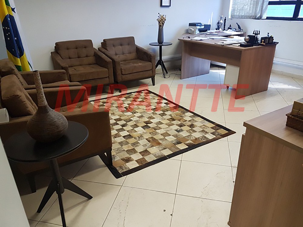 Comercial de 1200m² em Ponte Pequena