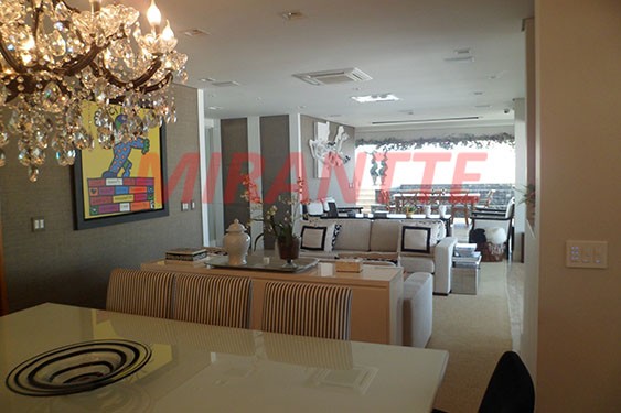 Cobertura de 330m² com 4 quartos em Santana