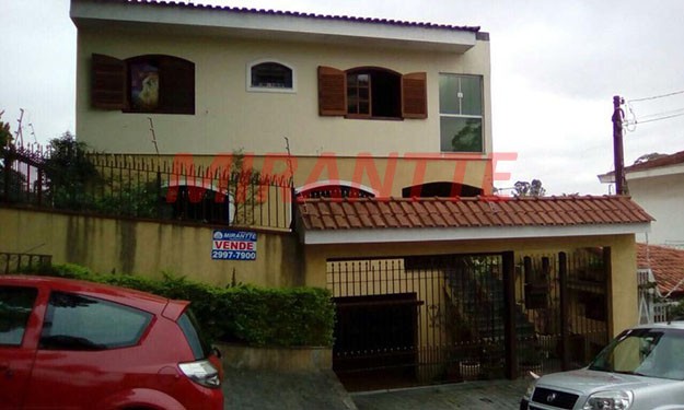Sobrado de 281m² com 4 quartos em Tremembe