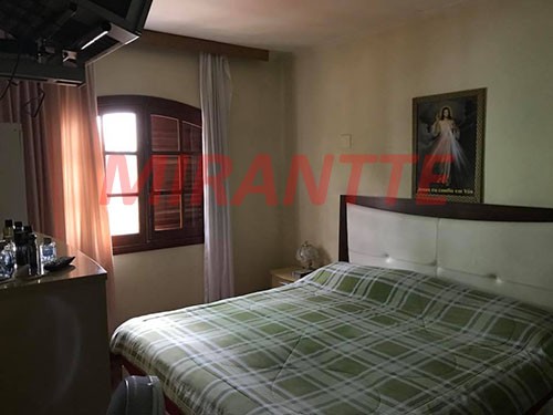 Sobrado de 281m² com 4 quartos em Tremembe