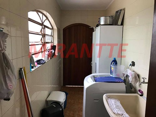 Sobrado de 281m² com 4 quartos em Tremembe