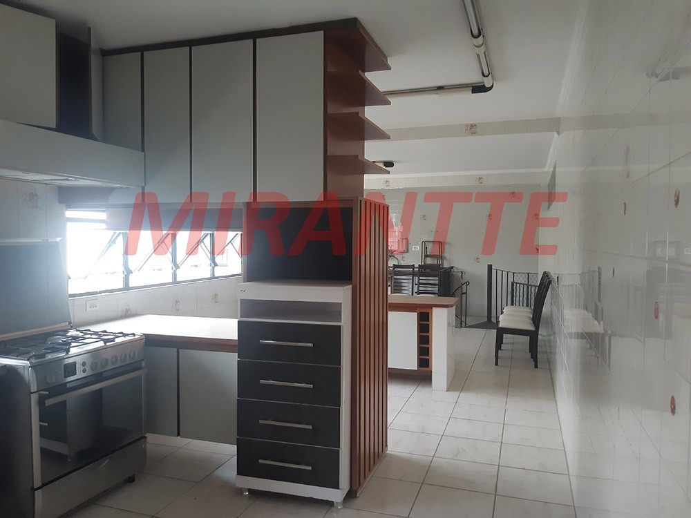 Sobrado de 200m² com 3 quartos em Limão