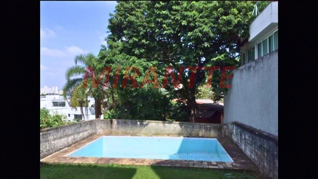 Sobrado de 286m² com 4 quartos em Jardim São Bento