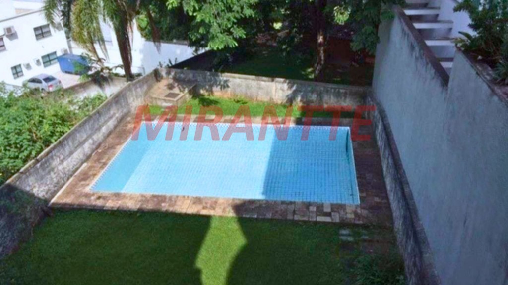 Sobrado de 286m² com 4 quartos em Jardim São Bento