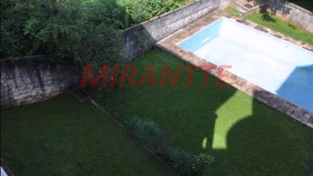 Sobrado de 286m² com 4 quartos em Jardim São Bento