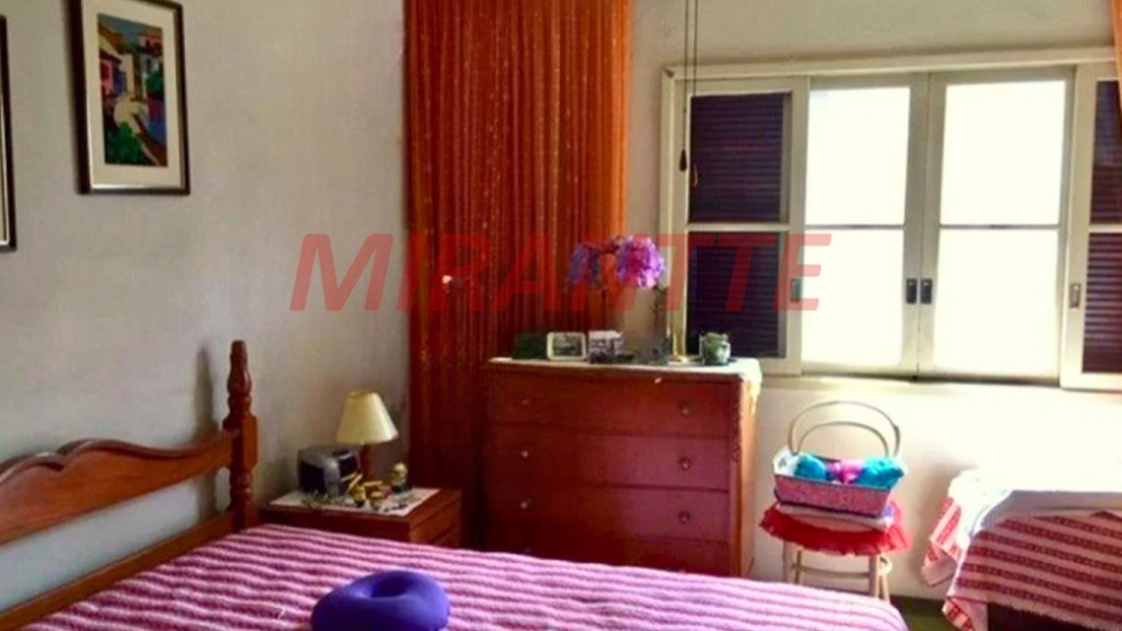 Sobrado de 286m² com 4 quartos em Jardim São Bento