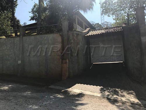 Casa terrea de 350m² com 4 quartos em Serra Da Cantareira