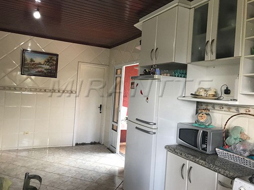 Casa terrea de 350m² com 4 quartos em Serra Da Cantareira