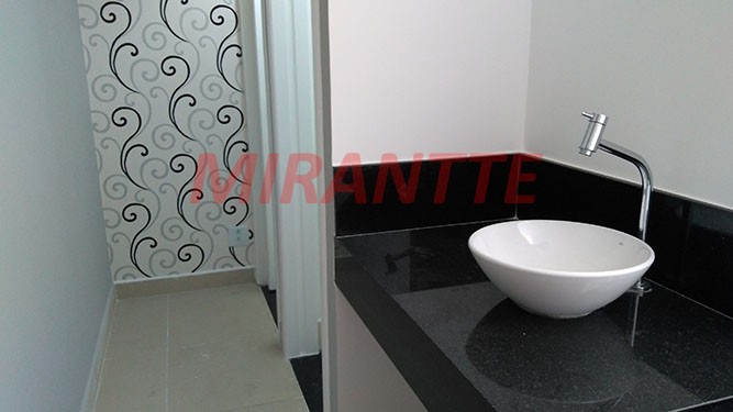 Conjunto comercial em Água Fria