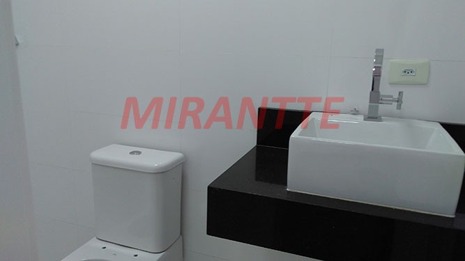 Conjunto comercial em Água Fria