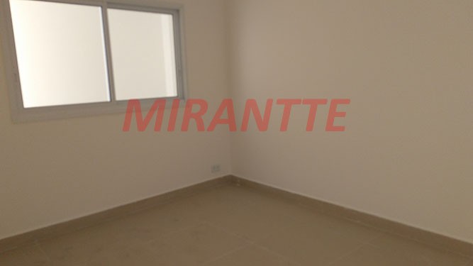 Conjunto comercial em Água Fria