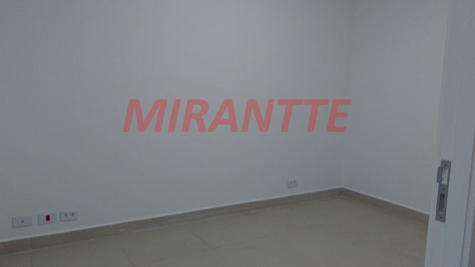 Conjunto comercial em Água Fria