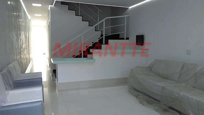 Conjunto comercial em Água Fria