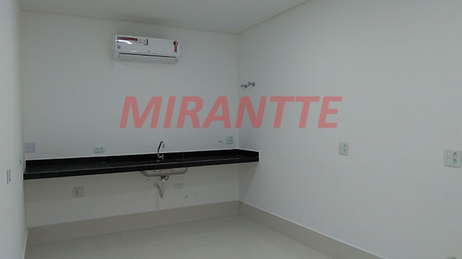 Conjunto comercial em Água Fria
