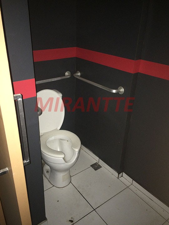 Comercial de 156m² em Santana