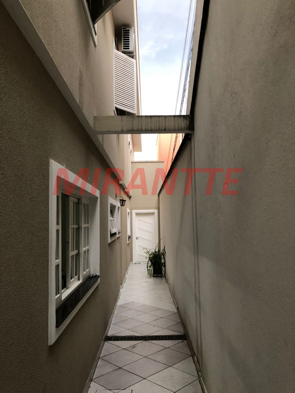 Sobrado com 3 quartos em Vila Mazzei