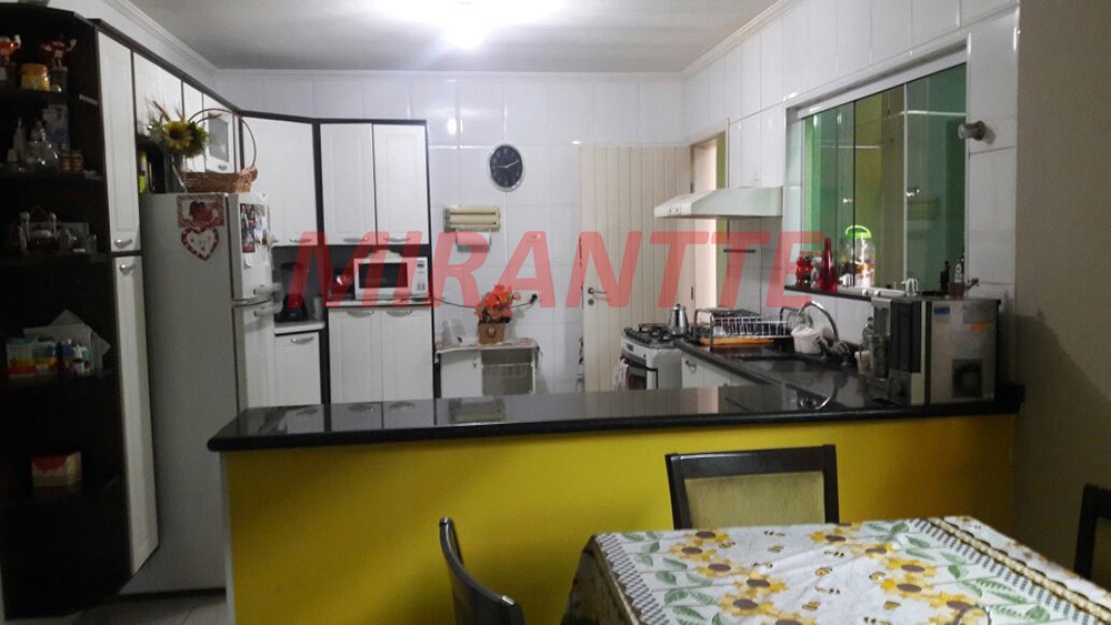 Sobrado de 140m² com 3 quartos em Vila Mazzei