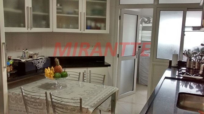 Apartamento de 93m² com 3 quartos em Água Fria