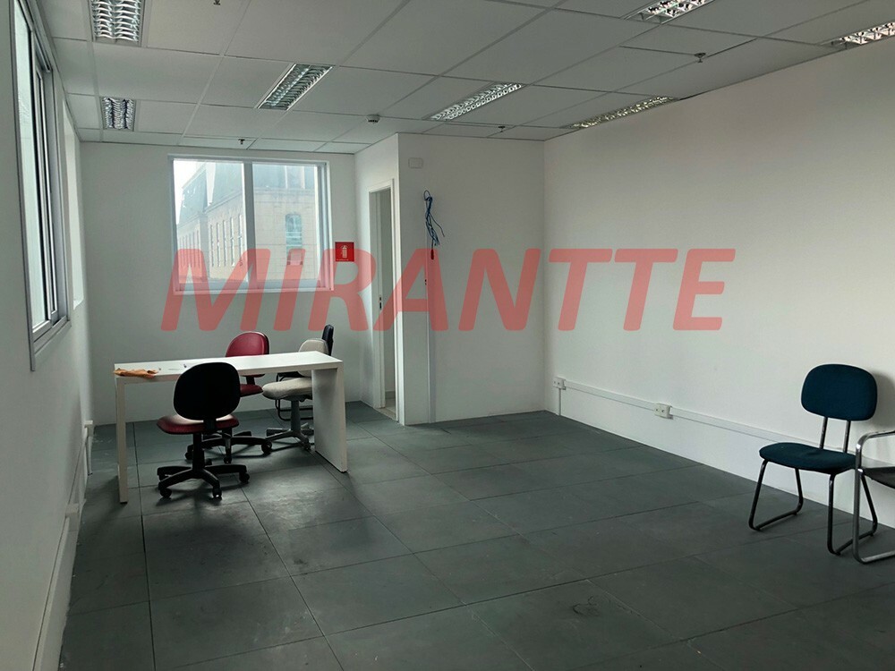 Comercial de 38m² em Santana