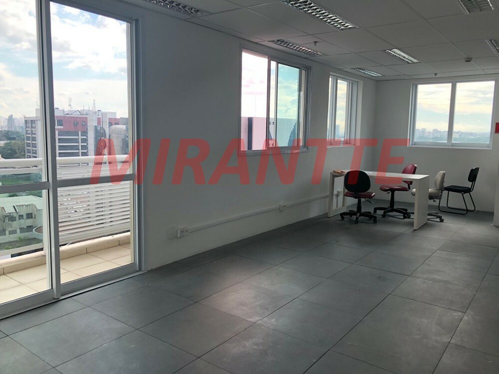 Comercial de 38m² em Santana