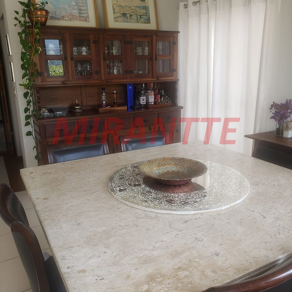 Sobrado de 250m² com 3 quartos em Jardim Virginia Bianca