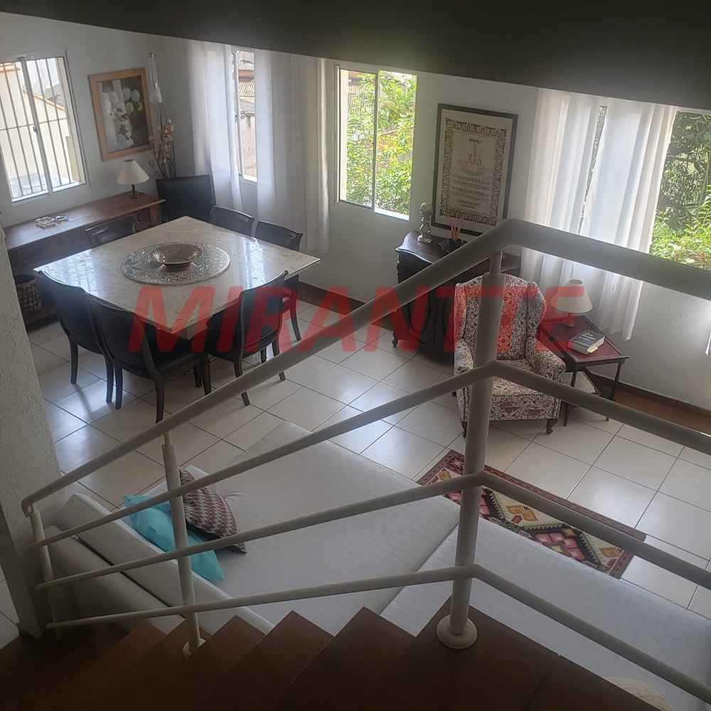 Sobrado de 250m² com 3 quartos em Jardim Virginia Bianca