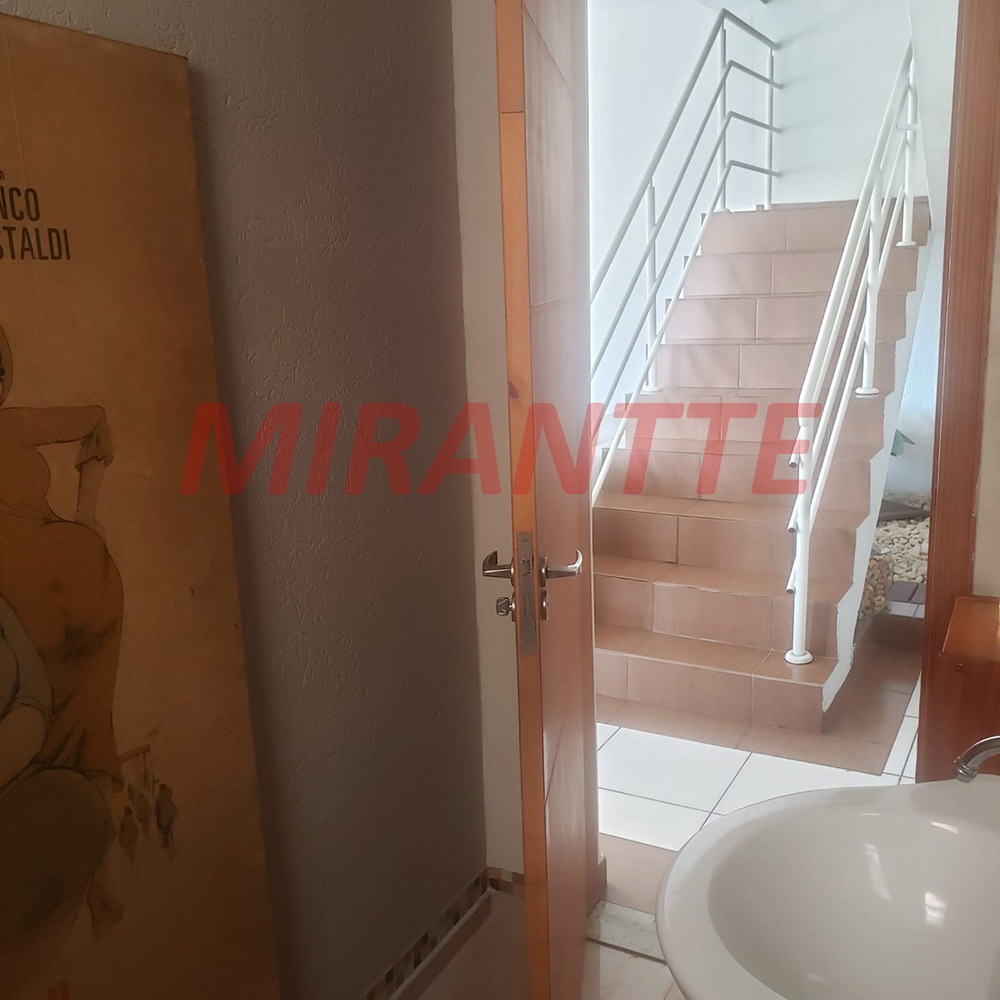 Sobrado de 250m² com 3 quartos em Jardim Virginia Bianca