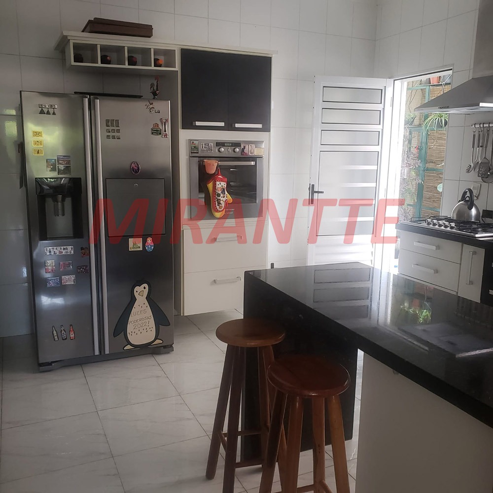 Sobrado de 250m² com 3 quartos em Jardim Virginia Bianca