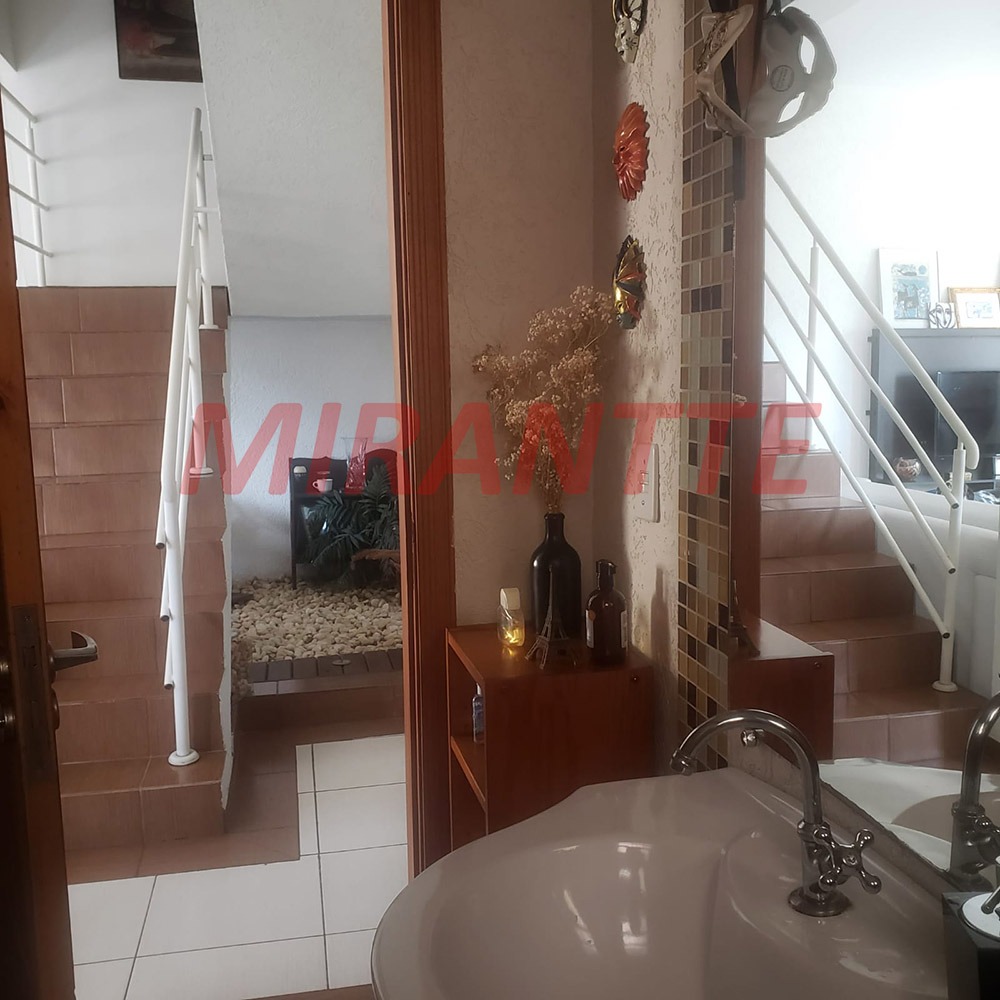 Sobrado de 250m² com 3 quartos em Jardim Virginia Bianca