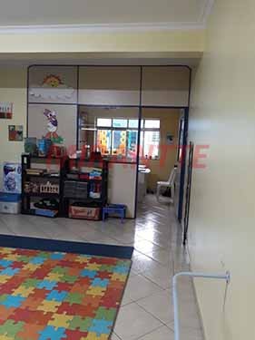 Sobrado de 370m² com 3 quartos em Água Fria